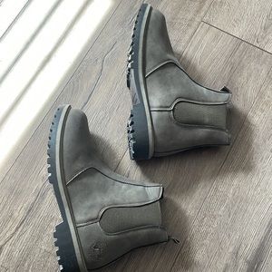 Streetwear Society Ankle Chelsea Women Boots- US9